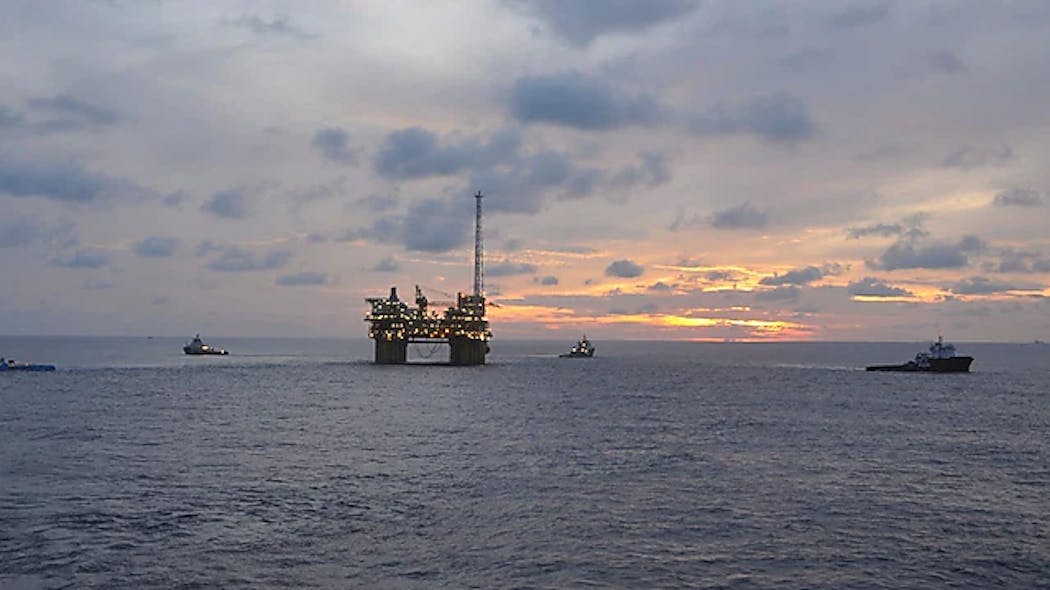 Shell&apos;s first deepwater project in Malaysia uses advanced technology to safely produce oil from the Gumusut-Kakap Field in seas 1,200 m (3,900 ft) deep.
