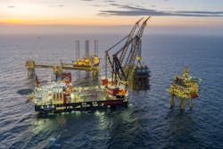 Max 0033 Hdr Max 0033 Hdr