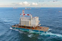 Topside Voor Hollandse Kust (noord) Onderweg Van Antwerpen Naar I Jmuiden Fotograaf Flying Focus Topside Voor Hollandse Kust (noord) Onderweg Van Antwerpen Naar I Jmuiden Fotograaf Flying Focus