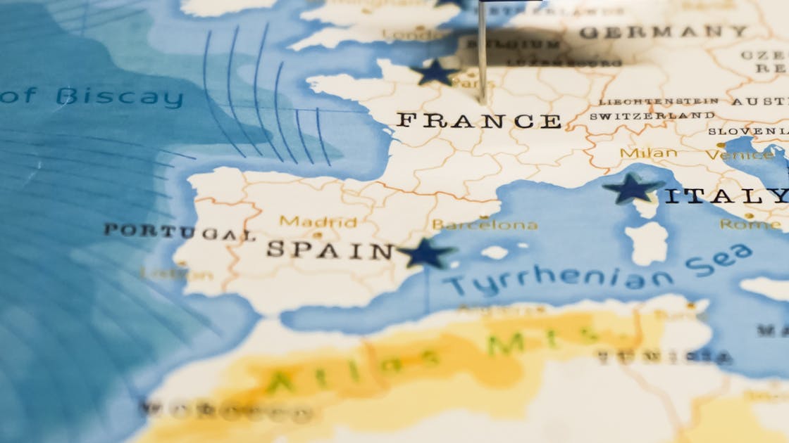 Underwater hydrogen pipeline between Spain and France to cost $2.6B ...