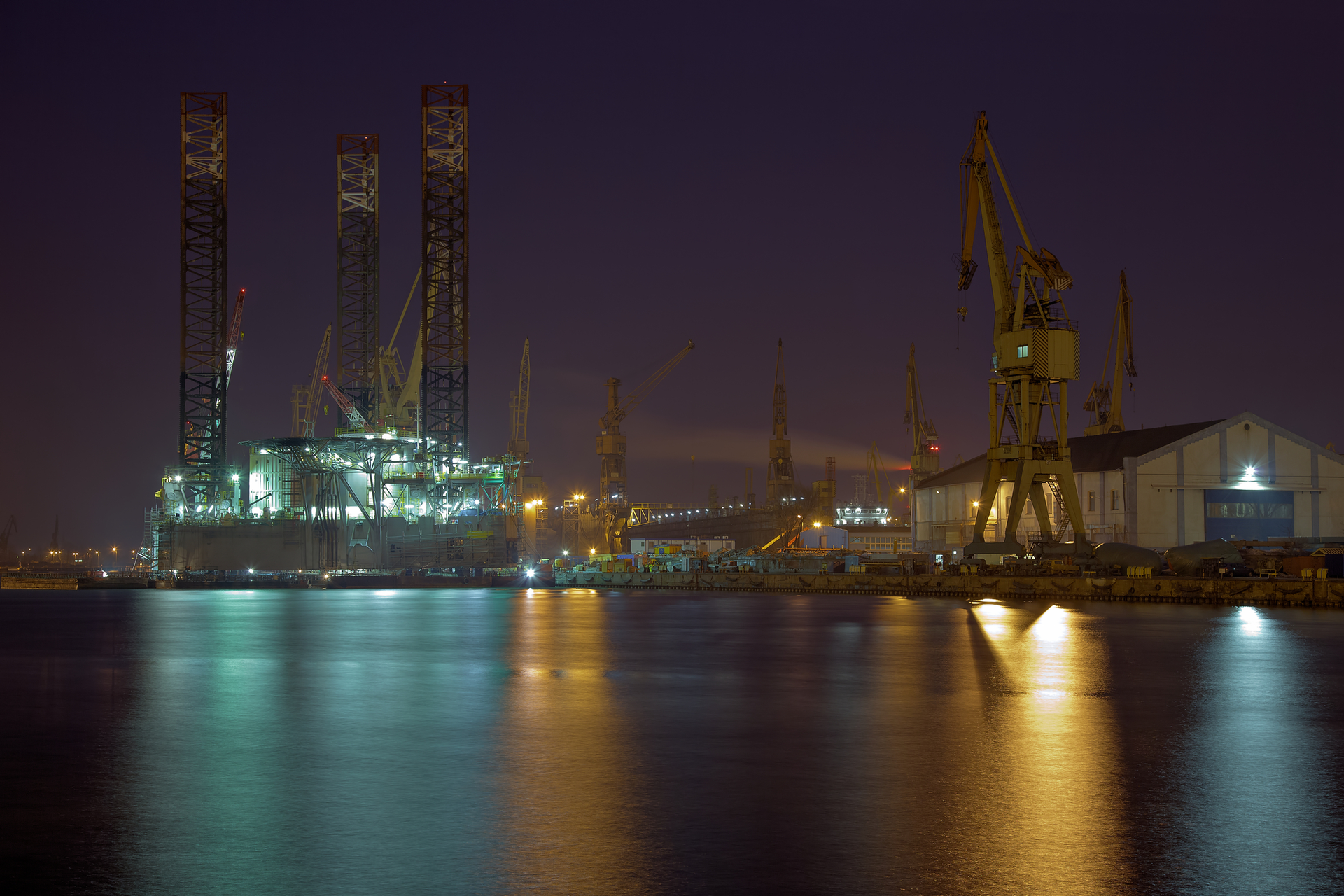 Drill Rig Jackup In Shipyard Dreamstime M 16236504 63a49b49b769c