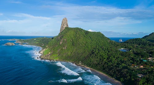 The project will be built on the water surface of the Xar&eacute;u dam on the island of Fernando de Noronha in the northeast of the country.
