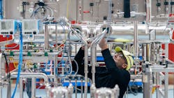 Elogen develops and manufactures turnkey, fully integrated electrolyzers, containerized or on a chassis, for producing green hydrogen. Elogen develops and manufactures turnkey, fully integrated electrolyzers, containerized or on a chassis, for producing green hydrogen.