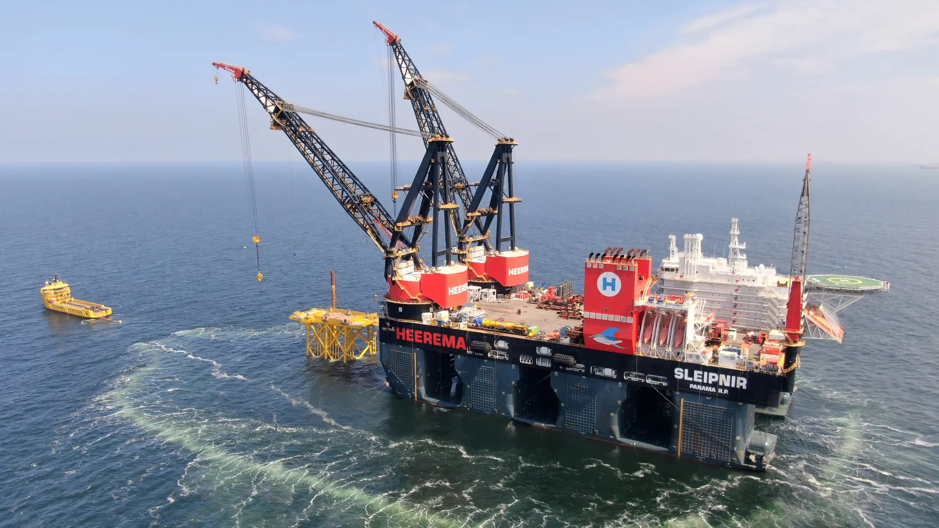 Sleipnir semisubmersible crane vessel