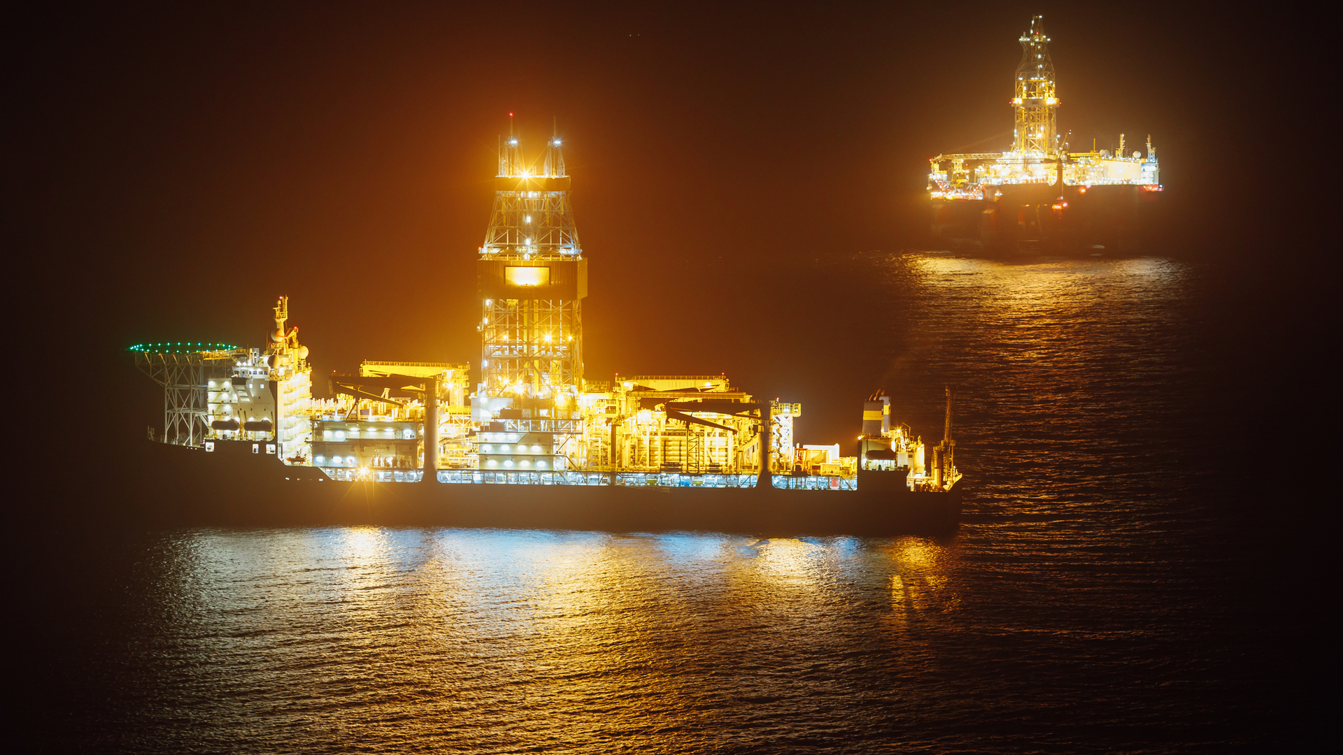 Drillship At Night Dreamstime M 109140249