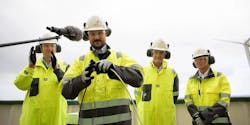 Crown Prince Haakon of Norway connects two cables to mark the official opening of the Hywind Tampen wind farm. To his left, Norwegian prime minister Jonas Gahr Støre and Equinor’s vice president for Renewables in Norway, Siri Espedal Kindem. Opposite, Equinor’s executive vice president for the Norwegian continental shelf Kjetil Hove. Crown Prince Haakon of Norway connects two cables to mark the official opening of the Hywind Tampen wind farm. To his left, Norwegian prime minister Jonas Gahr Støre and Equinor’s vice president for Renewables in Norway, Siri Espedal Kindem. Opposite, Equinor’s executive vice president for the Norwegian continental shelf Kjetil Hove.