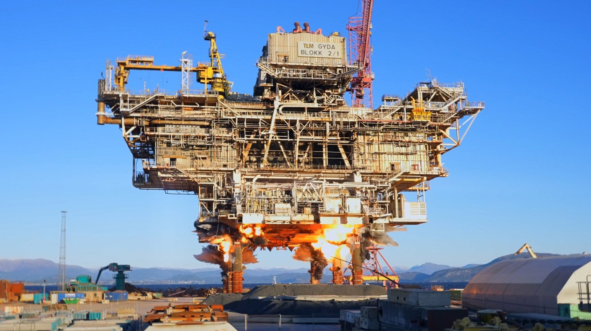 In the largest demolition of its kind, according to Aker Solutions, the company has toppled the decommissioned Gyda field&rsquo;s topside.