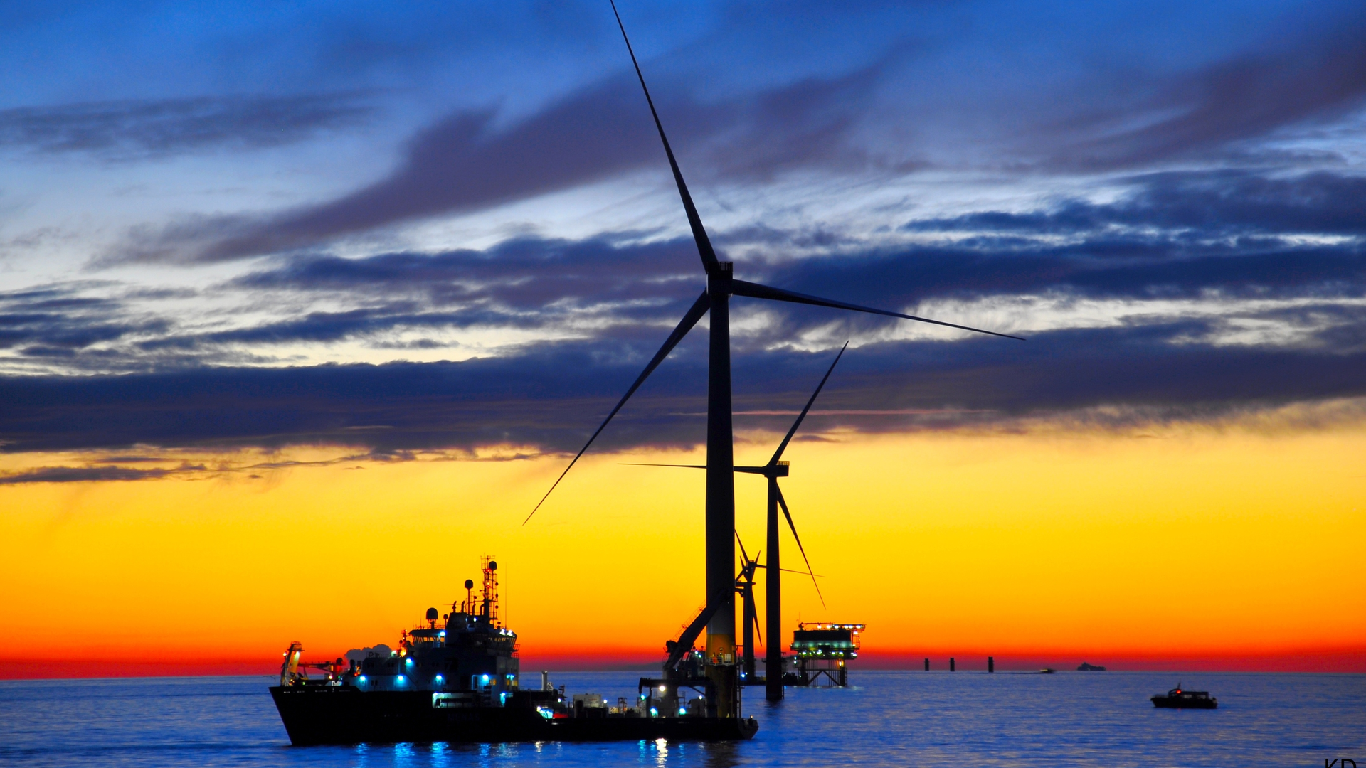 Offshore Wind Sunset Dreamstime L 20870334