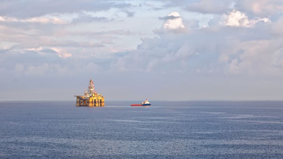 654e4c0598e879001d913da2 Offshore Exploration Platform