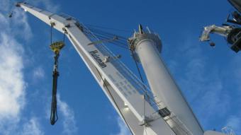 huisman_offshore_mast_crane