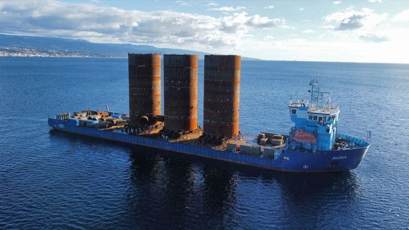 Floater sections for the EFGL project being shipped to Eiffage Métal’s assembly yard in Fos. Floater sections for the EFGL project being shipped to Eiffage Métal’s assembly yard in Fos.