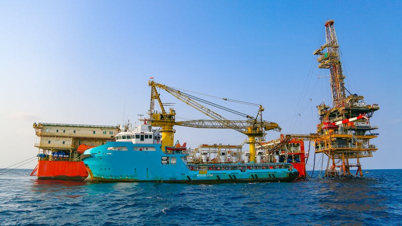 offshore_construction_dreamstime_s_150015501