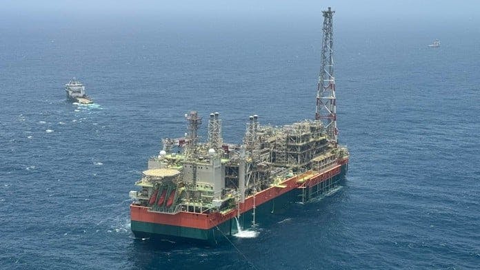 greater_tortue_ahmeyim_fpso