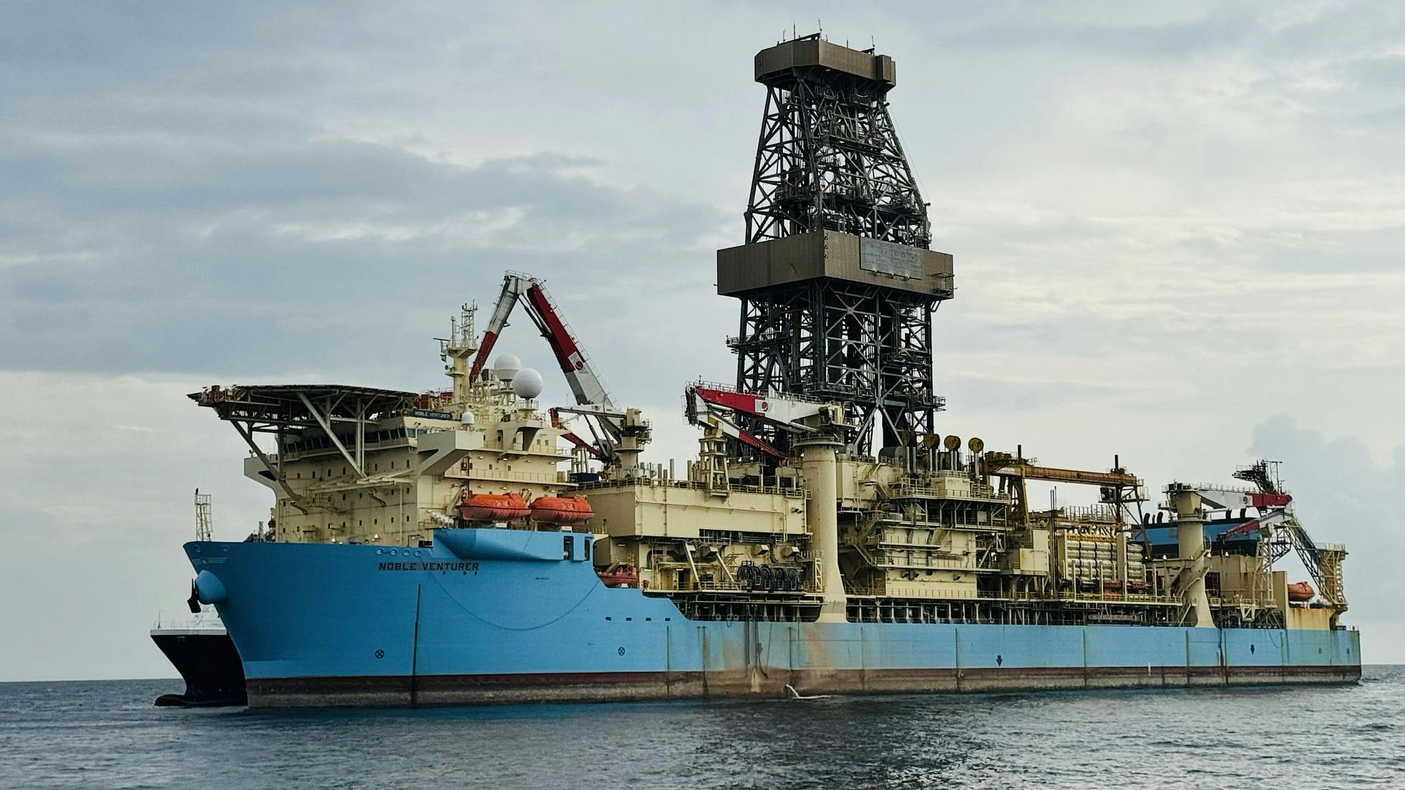 Trident Equatorial Guinea Inc., as operator of Block G in the Ceiba and Okume complex fields, announced on its LinkedIn July 3 the arrival of the Noble Venturer drillship at Luba port and the recommencing of the drilling campaign.