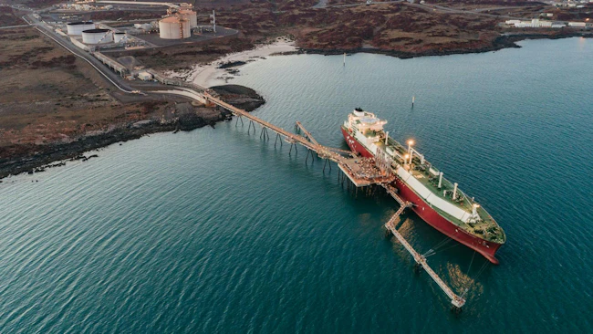 Woodside has constructed a pipeline to transport gas from Pluto LNG to the North West Shelf Project&rsquo;s Karratha Gas Plant.