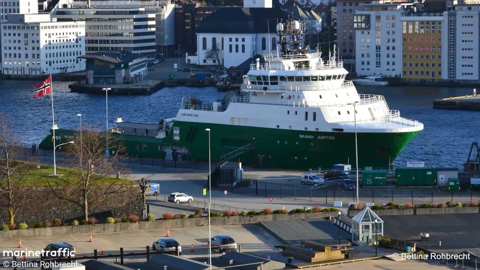 The AHTS Skandi Jupiter is photographed April 2024 in Bergen.