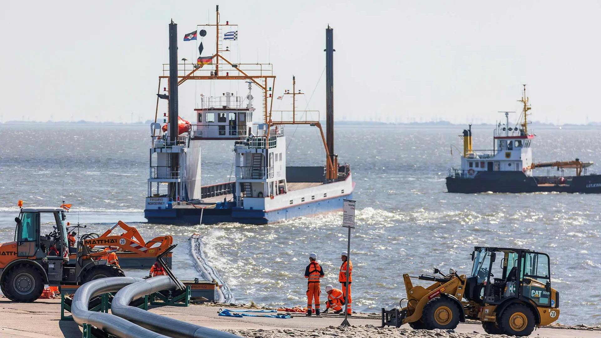 BorWin5 is one of the offshore grid connection systems that TenneT connects directly to the corresponding wind turbines via 66 kilovolts three-phase alternating current cables.