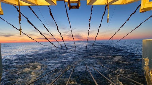 Ocean equipment streamers