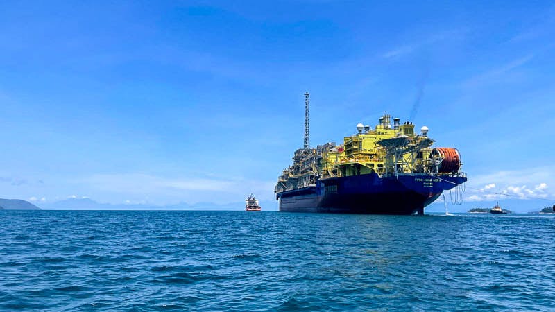Yinson Production, together with its project partner Sumitomo Corp., are reported that FPSO Anna Nery achieved first oil in May 2023. This marked the start of the firm charter for a period of 25 years, until 2048.