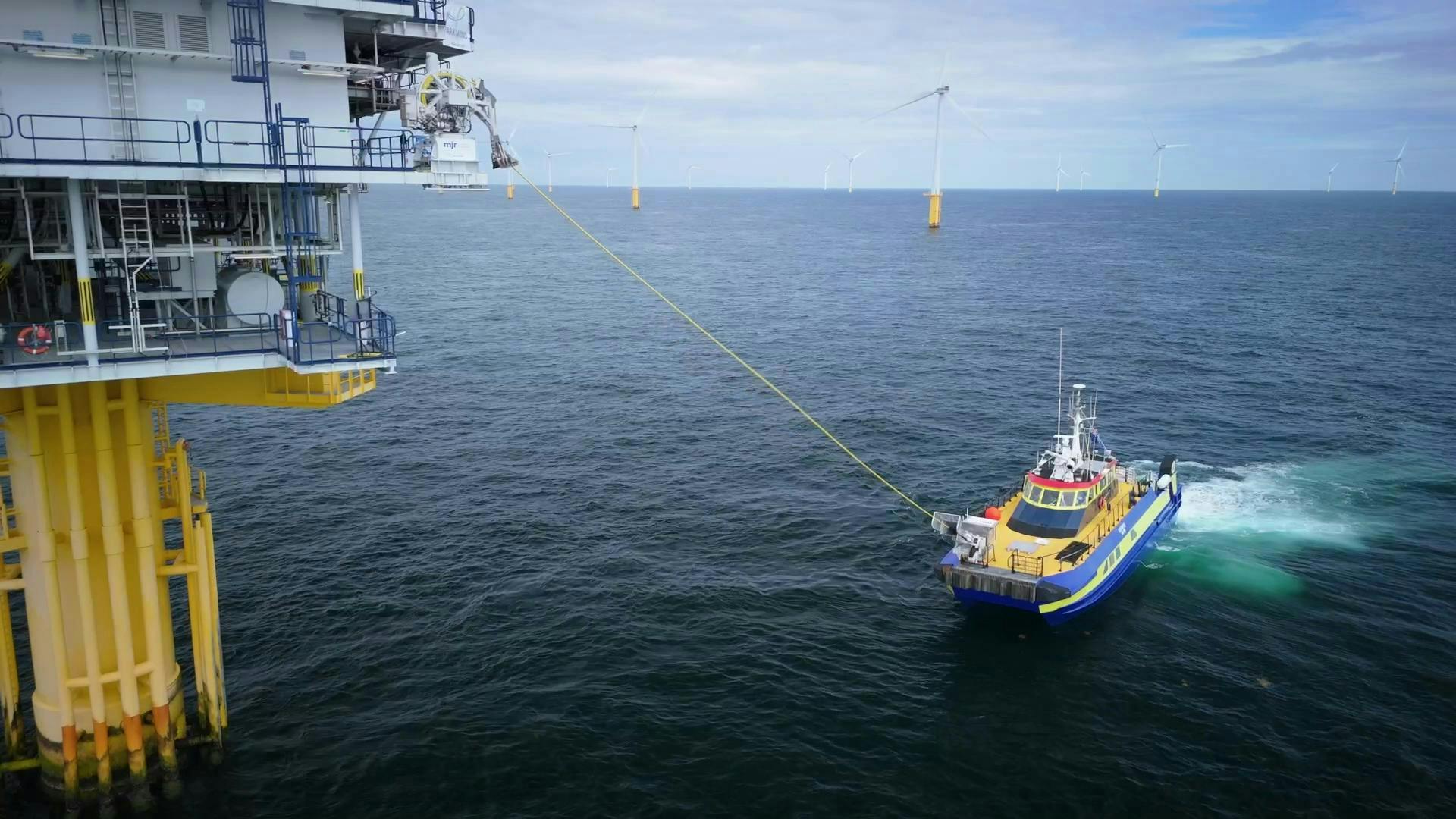 offshore vessel charging offshore vessel charging