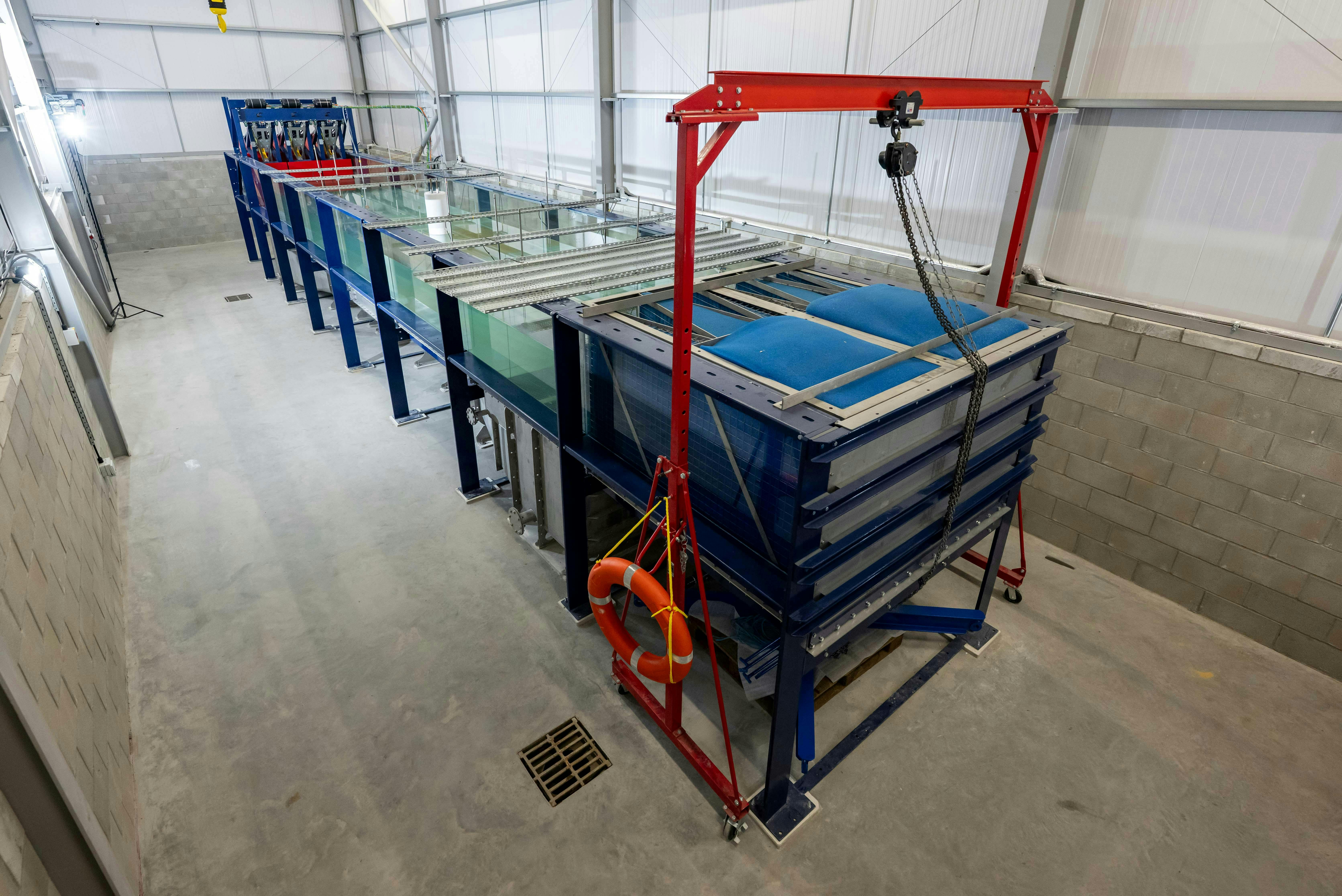 Balmoral Comtec wave and current simulation facility