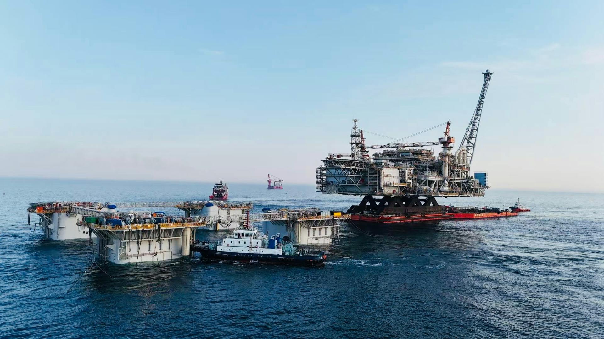 McDermott announces successful floatover mating of Scarborough topsides, hull