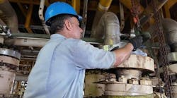 Technician performs overhaul of Phase 12 platforms in South Pars Technician performs overhaul of Phase 12 platforms in South Pars