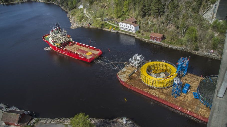 Global Underwater Hub has called for the MoD to work with the UK&rsquo;s commercial subsea supply chain to defend its underwater assets. At the time this photo was taken, the cables on the BoaBarge 21 were headed to the Aasgard Field in the Norwegian Sea to transmit power and signals to a subsea gas and compression plant.