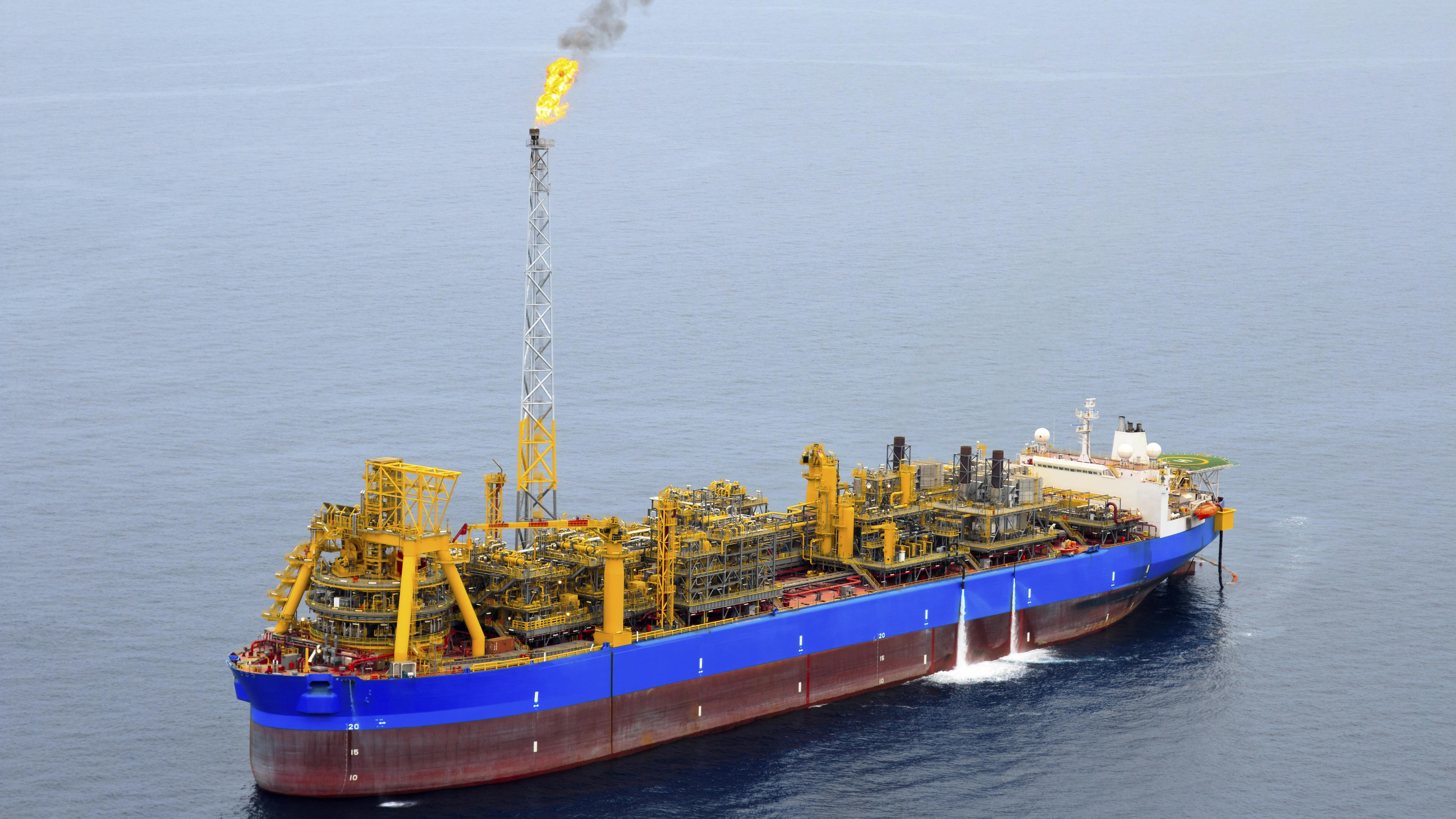 FPSO hull dimensions and deadweight