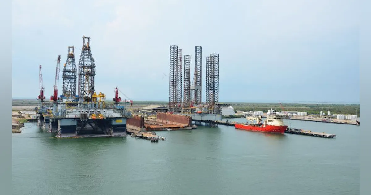 Sipam Rigs Offshore drilling roundup: Saipem rig contract extended, Valaris trims ...