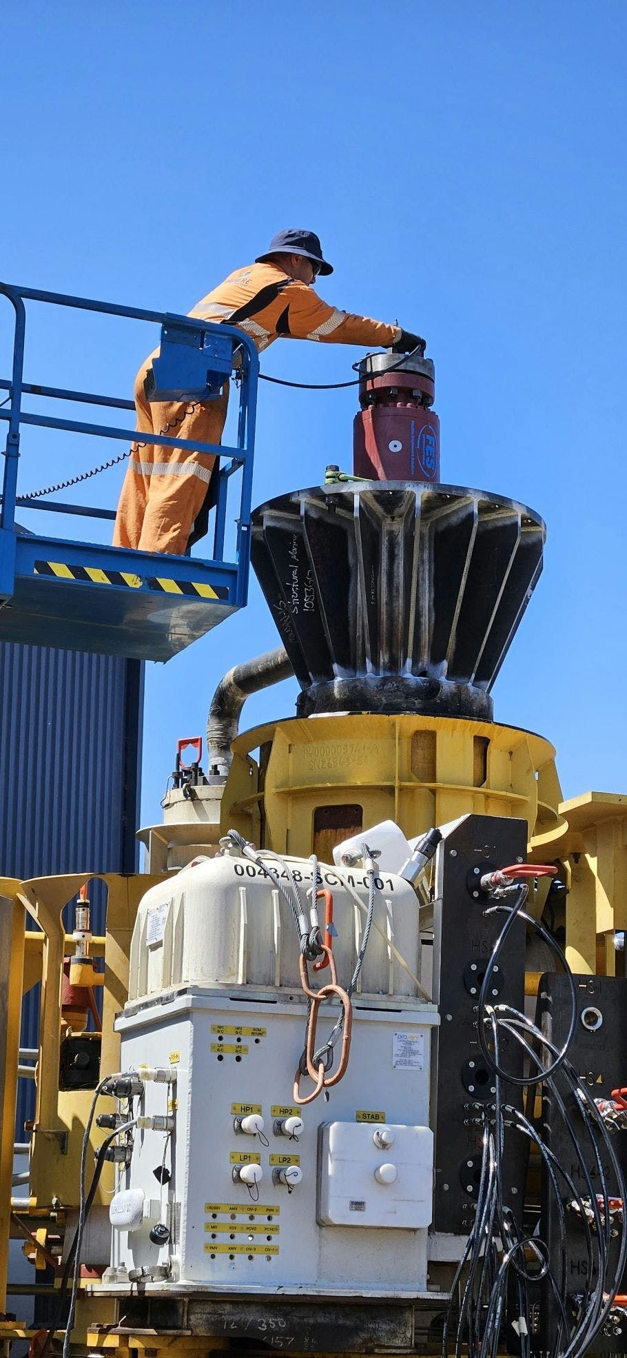 Pivotree prototype stack-up with swivel assembly