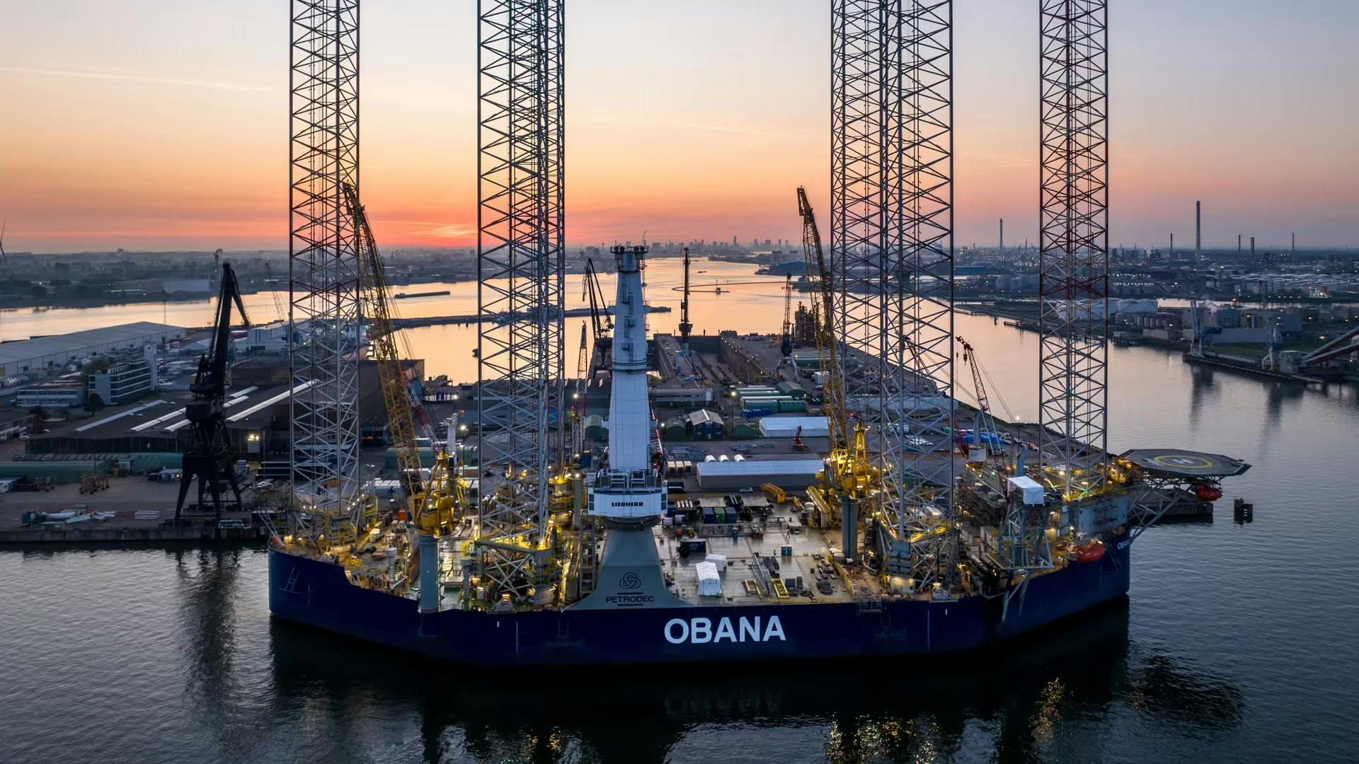 Obana self-elevating heavy-lift jackup