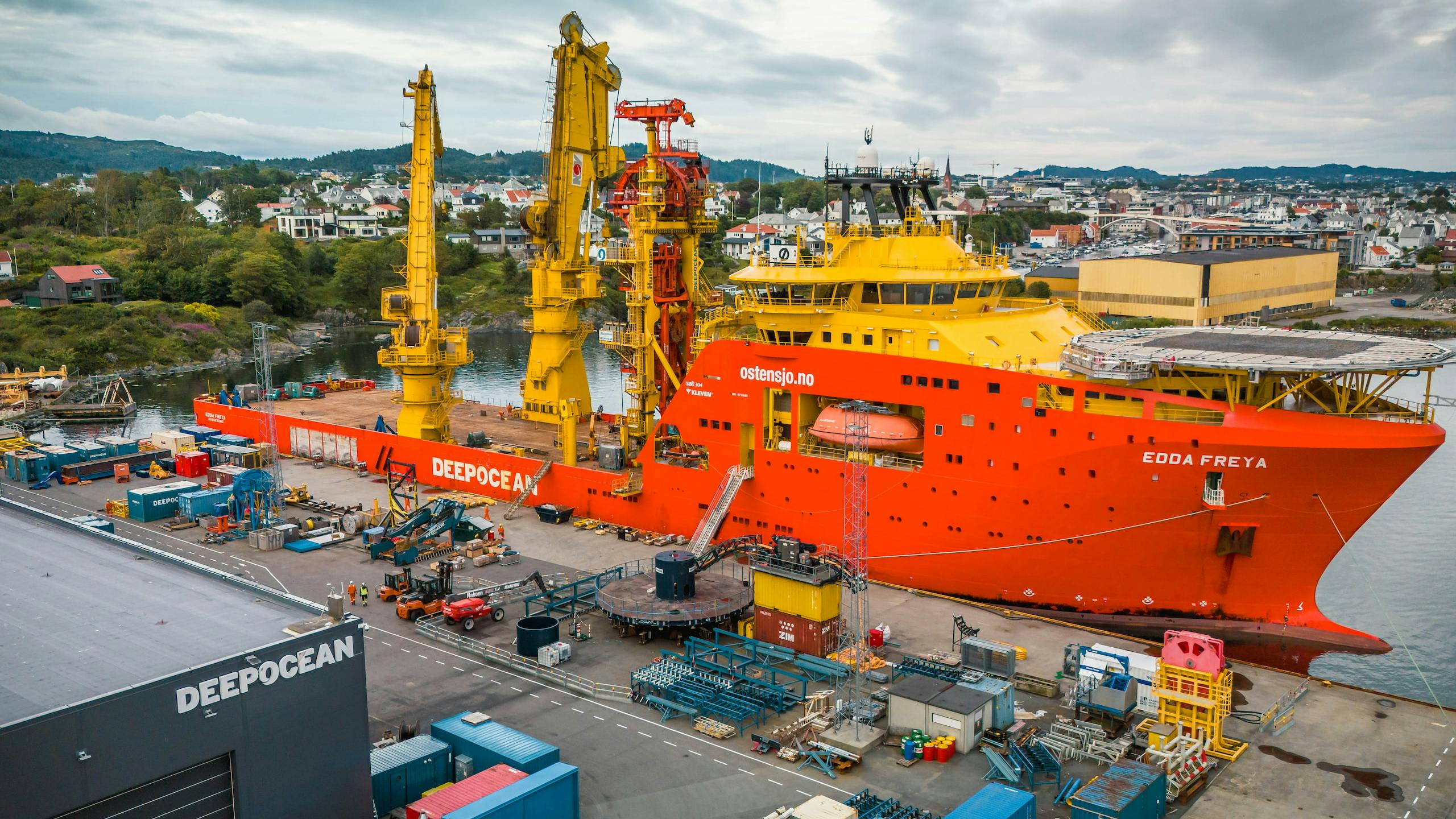 Edda Freya construction vessel