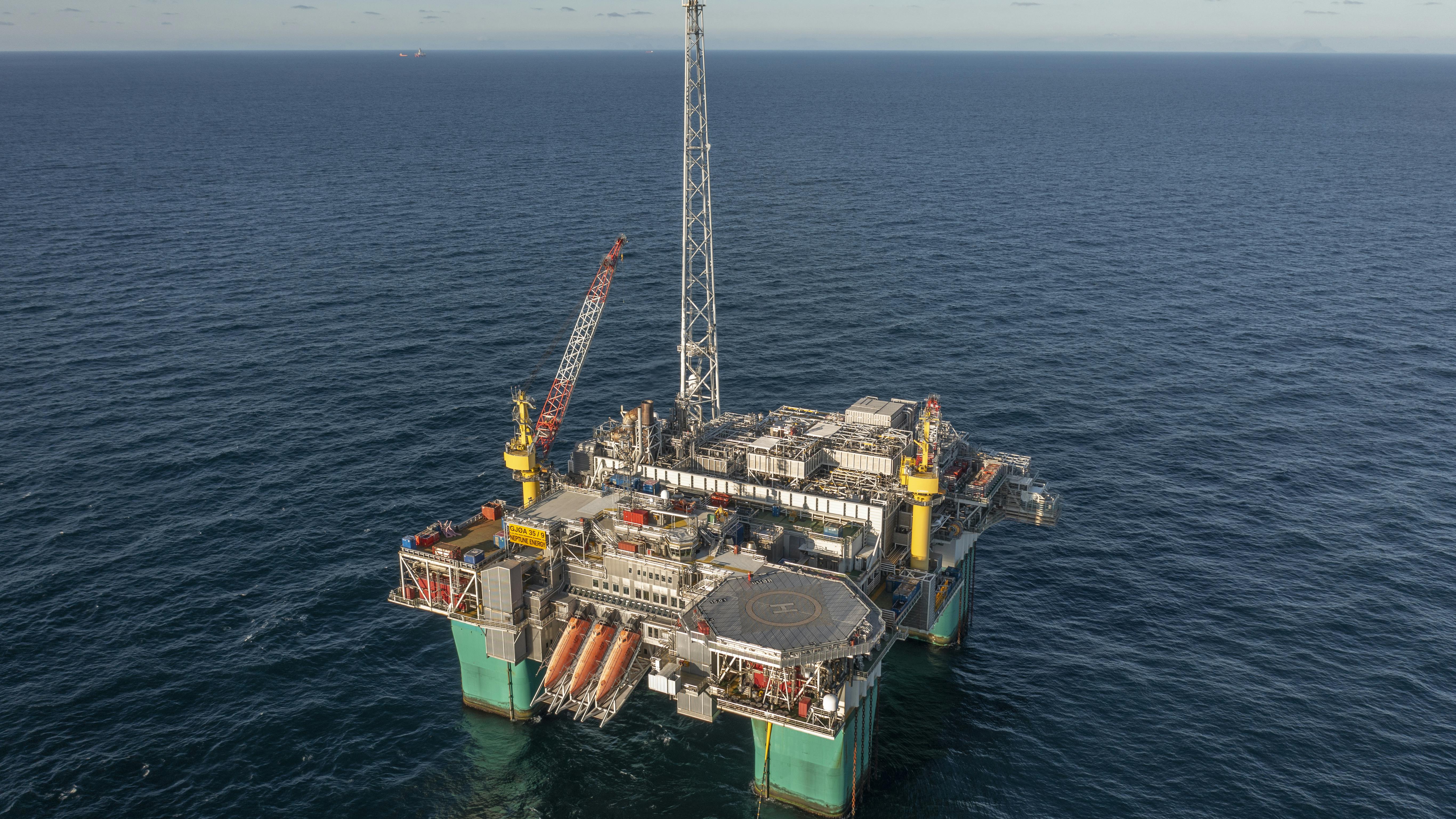 offshore Gj&oslash;a platform