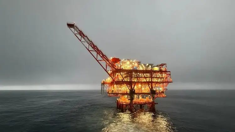 Quiluma platform at night