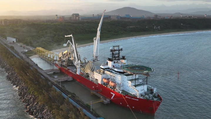 Seven Oceans vessel