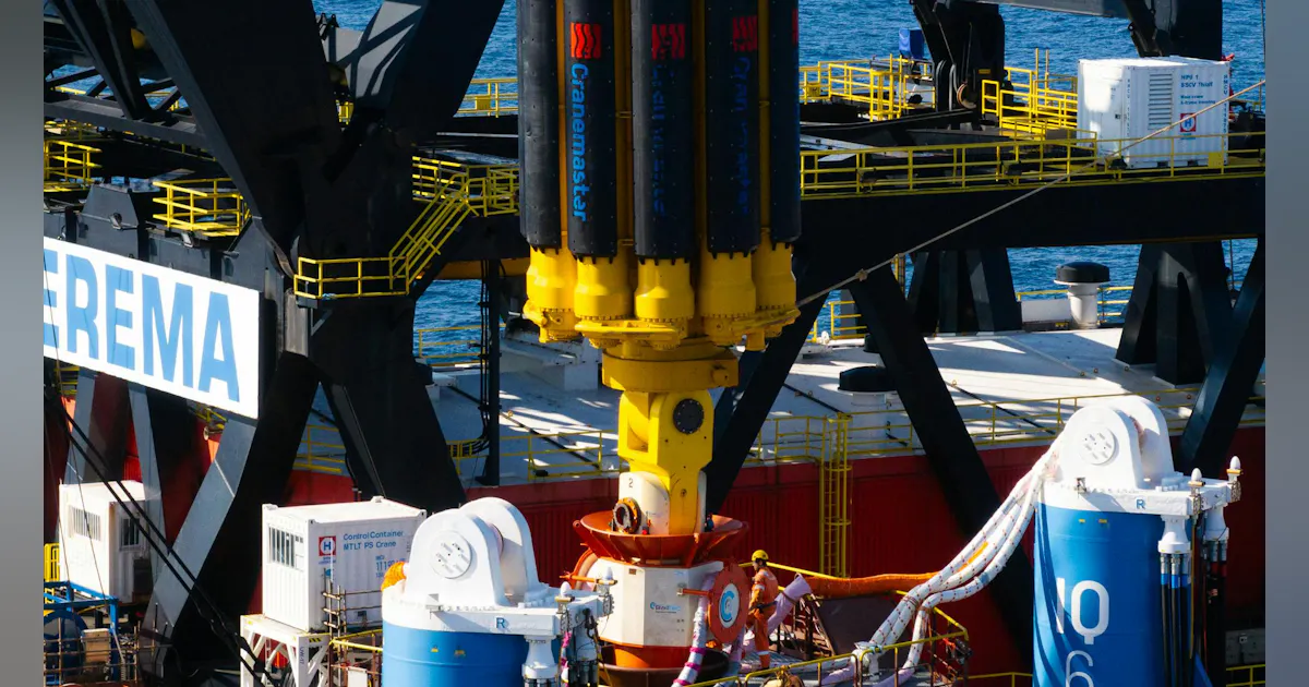 Passive heave compensator/shock absorber designed for lifting of upsized offshore wind structures