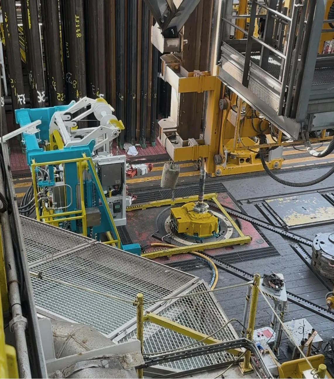 iTONG can be fully integrated into the driller's control chair