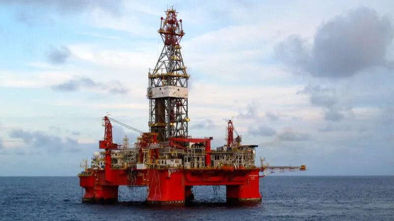 Noble Courage semisubmersible rig