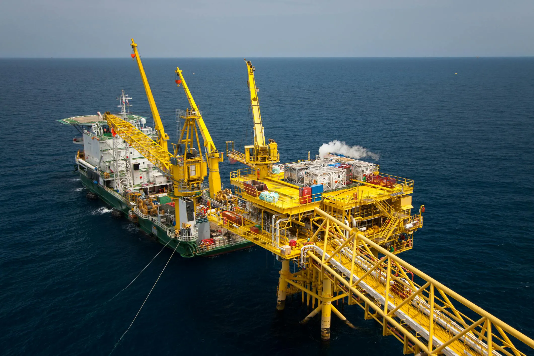 Barge installation platform in offshore oil and gas industry