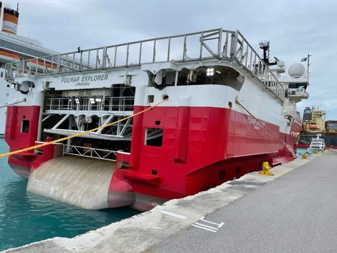 Fulmar Explorer source vessel
