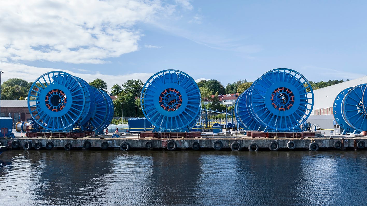 Kutei North umbilical reels (blue spools)