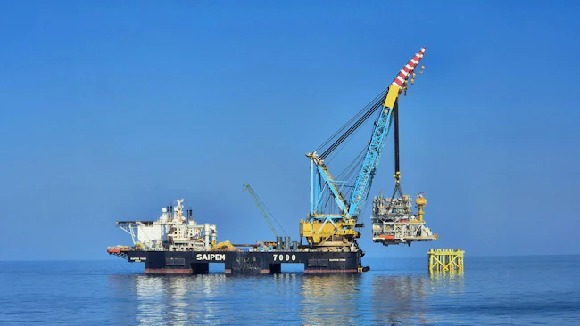 Saipem 7000 crane vessel's Neptun Deep installation