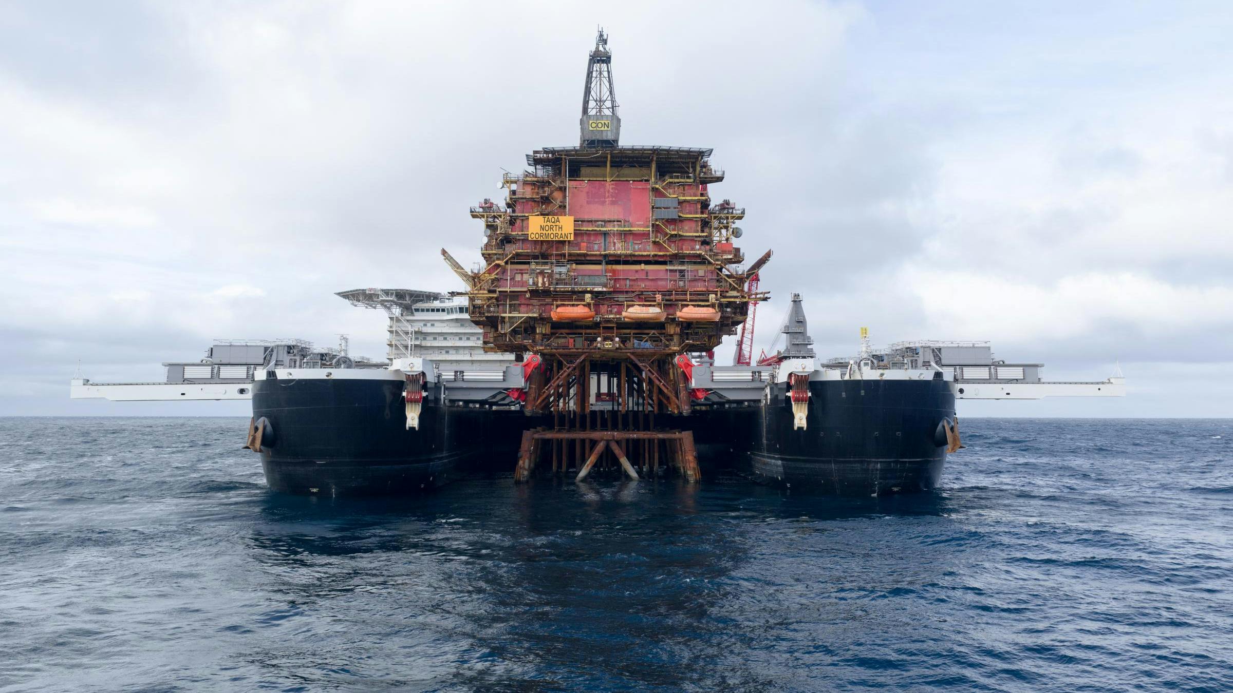 Pioneering Spirit's North Cormorant topsides removal