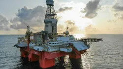semisubmersible drilling rig Transocean Norge