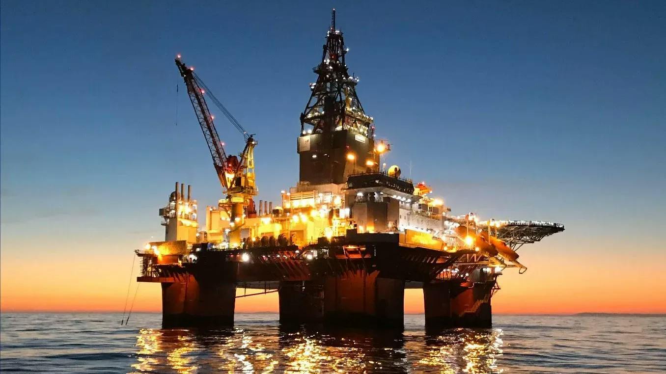 Transocean Equinox offshore drilling rig